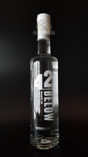 WÓDKA 42 BELOW 40% 0,7L